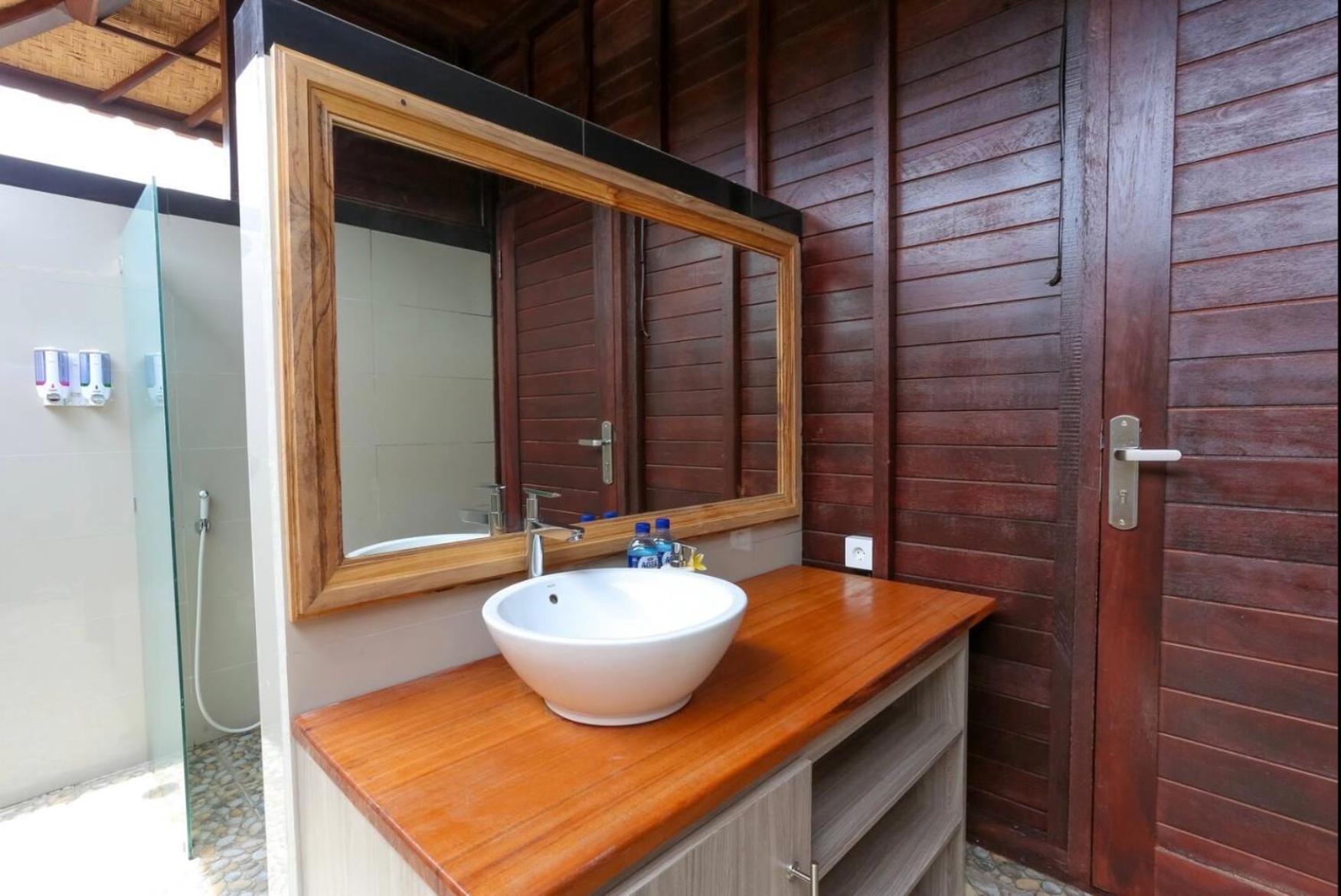 Island Cabanas Formerly Taman Sari Villa レンボンガン島 エクステリア 写真